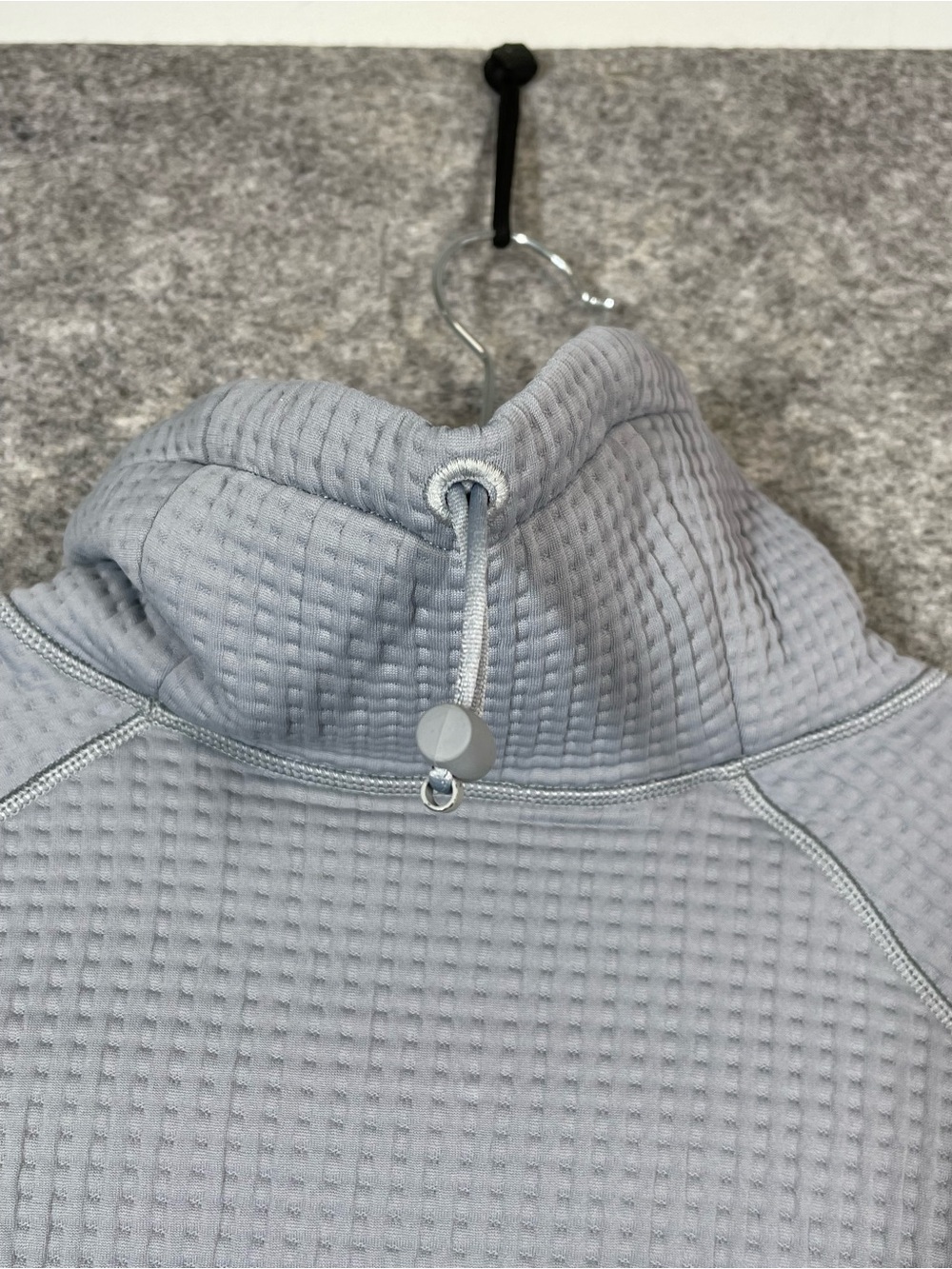 Lululemon Waffleknit Textured Pullover Gray Size 2 Athleisure Minimalist Sweater - Picture 13 of 14